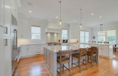 Isle of Palms House | 616 Carolina Boulevard by AvantStay Ocean Views from Decks