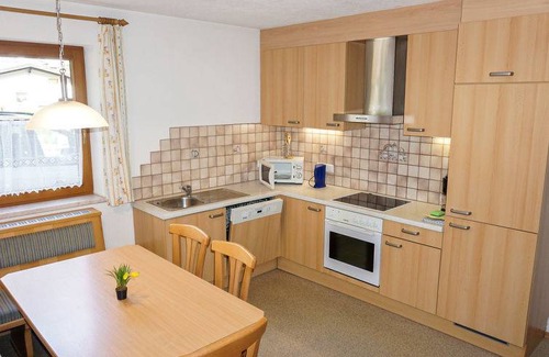 Pettneu am Arlberg Apartment | 62 m² Apartment ∙ 2 bedrooms ∙ 6 guests