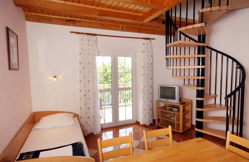 Jadranovo Apartment | 62 m² Apartment ∙ 2 bedrooms ∙ 6 guests