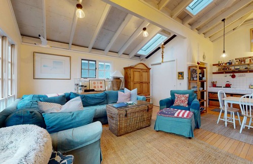 Salmon Creek Cottage | 62 m² Cabin ∙ 1 bedroom ∙ 2 guests
