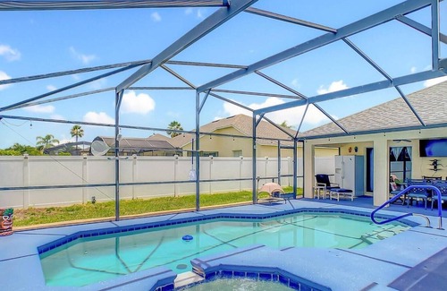 Tuscan Ridge Villa | 625 - Birds and Blossoms Oasis - Close to Theme Parks