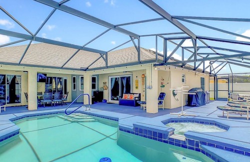 Tuscan Ridge Villa | 625 - Birds and Blossoms Oasis - Close to Theme Parks