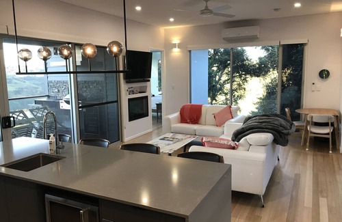Balmoral Ridge House | 629 Balmoral Ridge - secluded hideaway with spectacular views