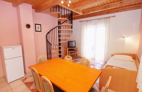 Jadranovo Apartment | 63 m² Apartment ∙ 2 bedrooms ∙ 6 guests