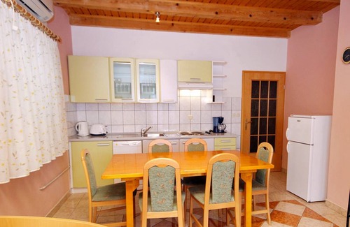 Jadranovo Apartment | 63 m² Apartment ∙ 2 bedrooms ∙ 6 guests