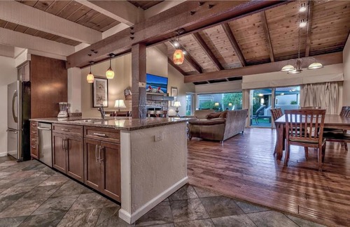 South Lake Tahoe House | 630 Lakeview