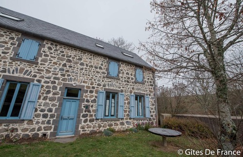 Roche-Charles-la-Mayrand House | 63g63892 - Roche-charles-la-meyrand