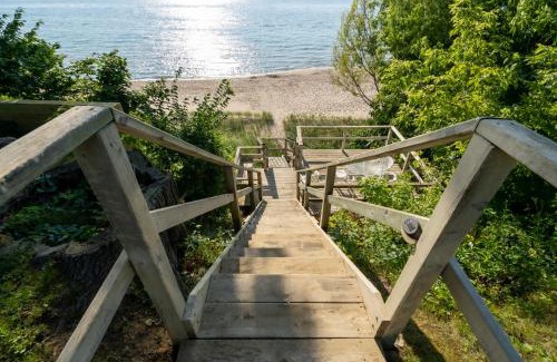 South Haven House | 65 Bluff - 4 bedroom 3 bath vacation rental located just steps away from private beach access!