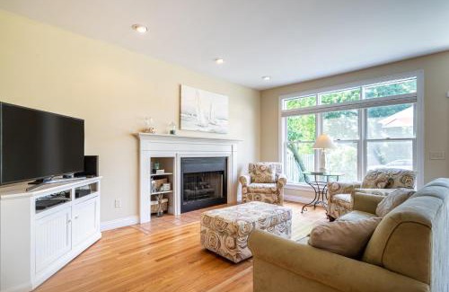 South Haven House | 65 Bluff - 4 bedroom 3 bath vacation rental located just steps away from private beach access!