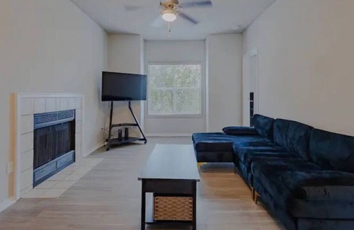 Milwood Apartment | 65) Entire 2 bedroom Downtown!