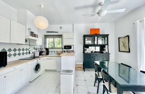 Saint-Cyr-sur-Mer Apartment | 65 m2, 200m from the beach, parking, 1 paddle and 1 surfboard available