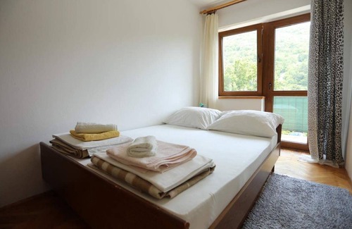 Veljun Primorski Apartment | 65 m² apartment with satellite TV, internet, balcony and terrace
