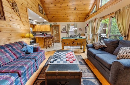 Pigeon Forge Cabin | 65 m² Cabin ∙ 1 bedroom ∙ 4 guests