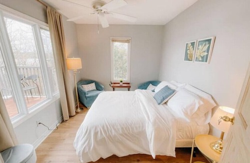 Lakehurst Cabin | 6500ft Lakefront Lodge 5Suite 10BR Private beach Pool 5Lv Outdoor Ground Retreat