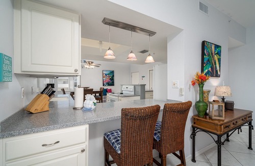 South Island Condo | 654 Waterside Condo w/Pool, Lanai & Walk to Beach