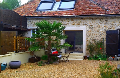 Saint-Hilarion House | 65M² ground floor LOFT on 3.5 HA private park with river and forest
