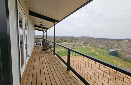 Llano House | 66 Acres Fenced in Hill Country Barndo 5 miles from City of Llano Great Views