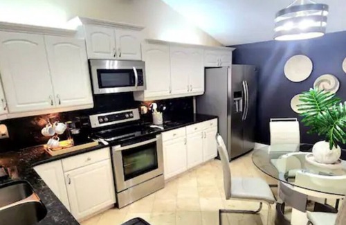 Bearss Plaza House | #66 New Montesinos Home by Joyful Moments Vacation