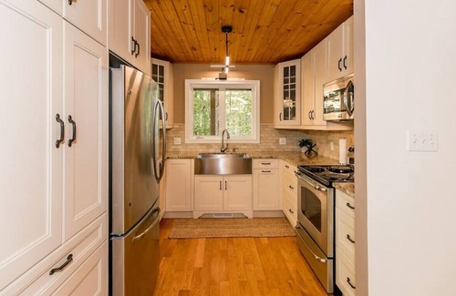 Mulmur House | 678307 Centre Road, Shelburne