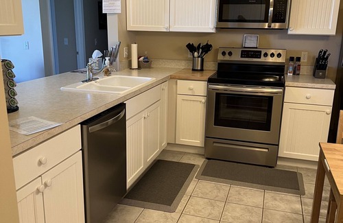 Mackinaw City Condo | 68 Island Bungalow of Mackinaw