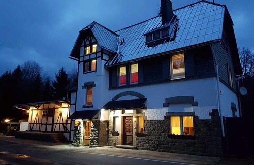 Friesenhagen Condo | 68 qm Ferienwohnung im Wildenburger Land