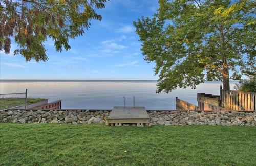 Town of Essex Cottage | 681 Beach House - Private Beache, YQG wineries, peaceful cottage life