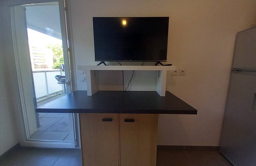 Yves Farge - Le Fleuve Apartment | 69A - Cosy studio ideally located Lyon Gerland