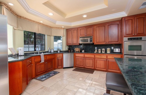 Temecula House | 6b/4.5 bath PERMITTED TEMECULA WINE COUNTRY VACATION ESTATE