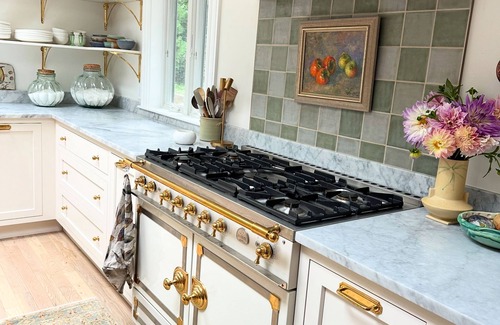 Vineyard Haven House | 6bedroom, 4bath, chefs kitchen, central air, ping pong, walking distance to town