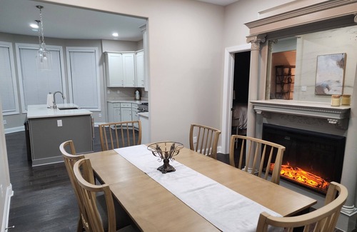 Midtown House | " 6BR/4.5BA Retreat in Midtown! Perfect for Groups, Comfort & Prime Location"