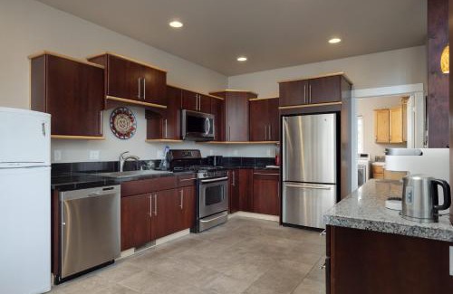 Mountain View House | 6BR - 6 King Beds - EV - 10min Downtown