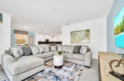 Orlando House | 6BR - Family Home - w Private pool & Hot tub
