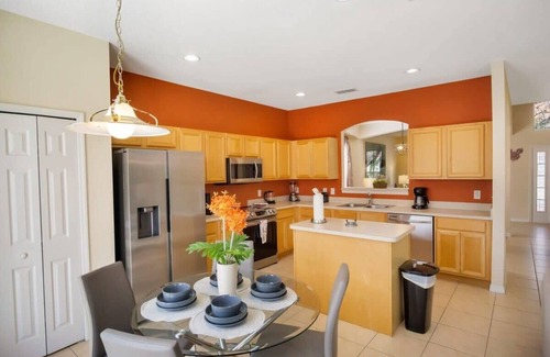 Solana Villa | 6BR Family Villa Pool + Game Room/25min to Disney