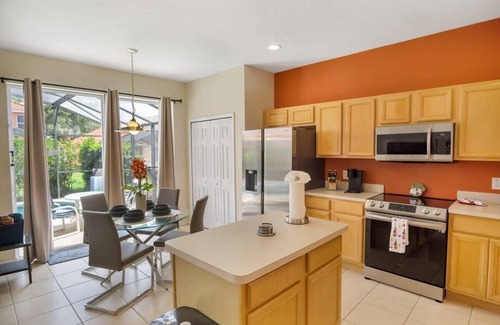 Solana Villa | 6BR Family Villa Pool + Game Room/25min to Disney