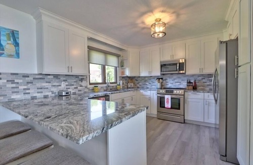 Town of Varick House | 6BR Lake House | FLX Wine Trail | Dock | Hot Tub
