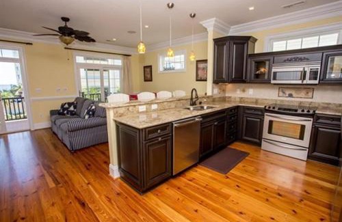 Myrtle Beach Apartment | 6BR Luxury Vacation Home - Unbeatable Location and View