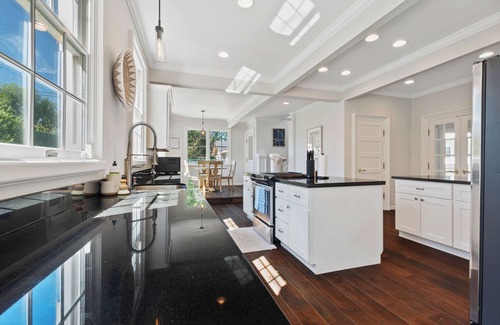 Old Southwest House | 6BR Midtown Escape - Perfect for Groups, Sleeps 12