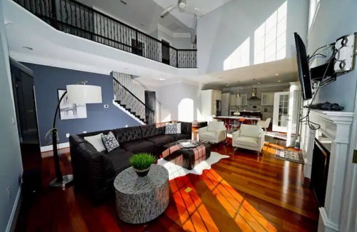 Fairfax House | 6BR Modern Home w/HEATED Pool & Screened in Porch