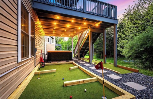 Massanutten House | 6BR Play Heaven! Movie Theater, Golf, Hot Tub