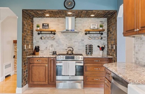 Monroe House | 6BR Sanctuary Amidst Nature's Majesty