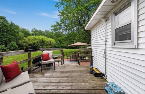 Monroe House | 6BR Sanctuary Amidst Nature's Majesty