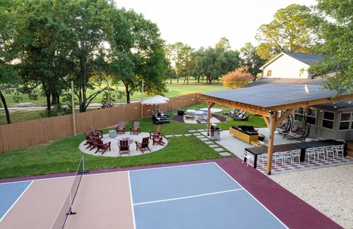 Briarcrest Estates House | 6BR Sleeps 22 - Pickleball, Pool, Games, Karaoke - Perfect for Large Groups!