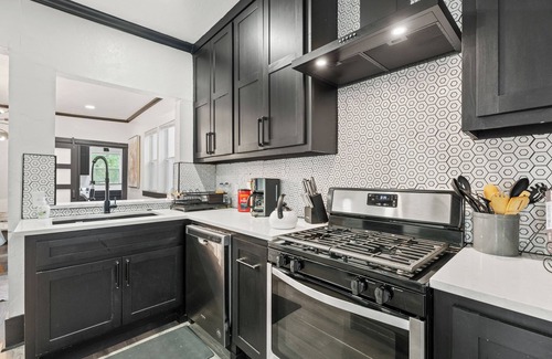 Central Oklahoma City House | 6BR Stay for Family + Friendsgiving w/Oven, Laundry, and Pool Table #15