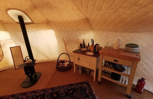 Haveringland Apartment | 6m Luxury Lotus Belle Tent at Moat Island Glamping