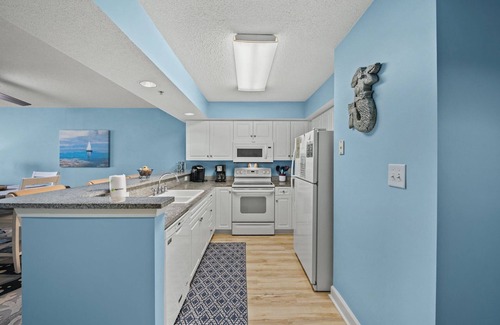 North Myrtle Beach Condo | 6th floor Oceanfront Condo, Glass panel balcony, 3 beds | Laguna Keyes - 604