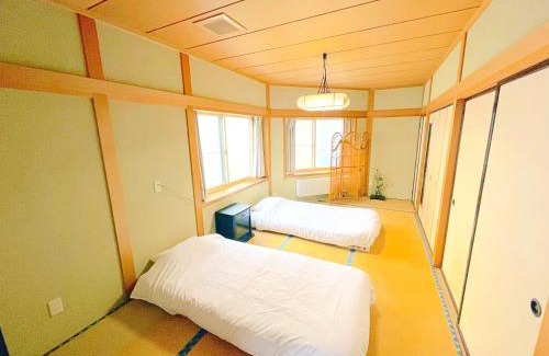 Aomori House | 7月Newオープン!青森駅近7名まで同一料金ファミリー向け小学生添い寝無料コンドフルカワ青森