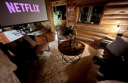 Golden Ski Chalet | 7 Acres Forest - Skiing Close - Privacy - Theatre