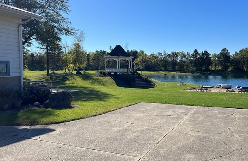 Union Grove House | 7 Acres of Serenity - Nature View and Ponds - with Fishing, Boating & Kayaking