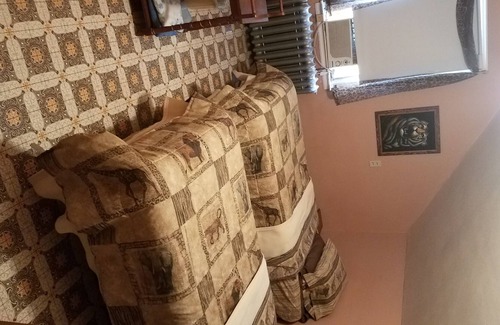 Strasburg House | 7 Bed/2 Bath House...rent the house or just a room