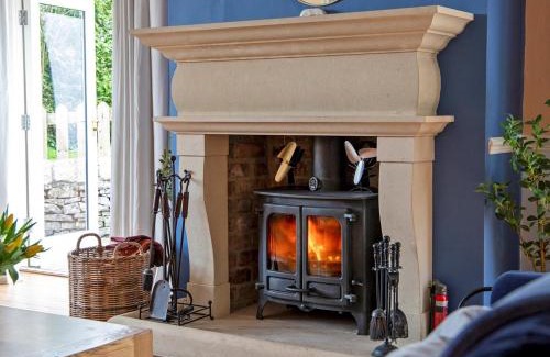 Tideswell House | 7 Bed in Tideswell 93808